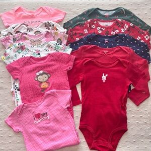 Carter's baby 5 Long-Sleeve 6 Short Sleeve baby onesies, Bodysuits size 18Months